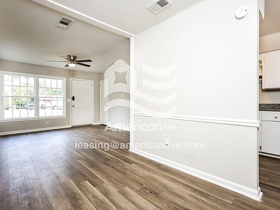 1475200_005_wm_-_living_room_13482933.jpg