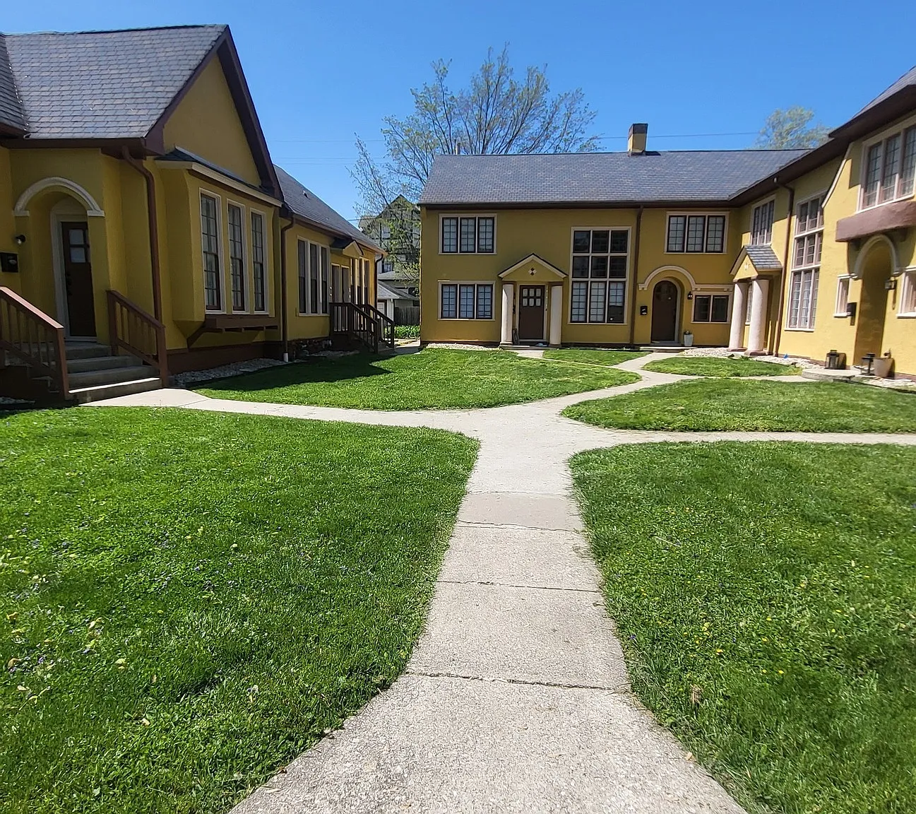 1 bed, 1.5 bath, 780 sqft, $1,300 — Photo 2