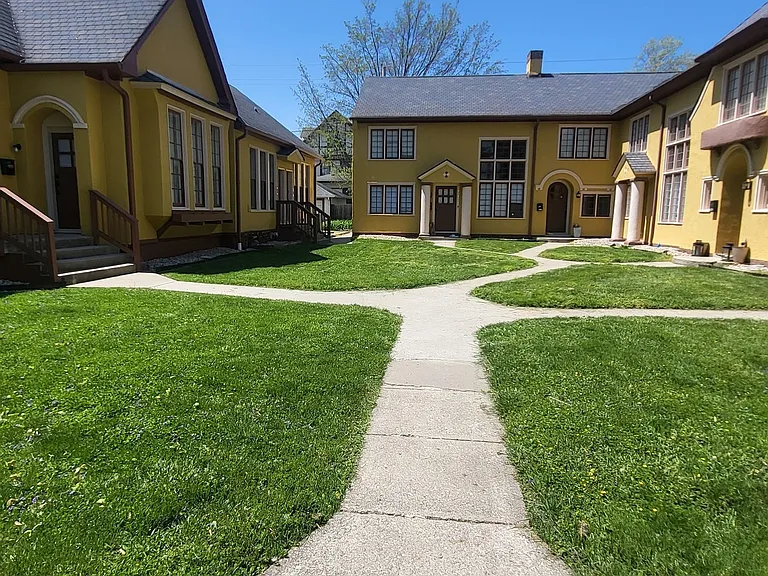 1912 N Talbott St #6 — Photo 2