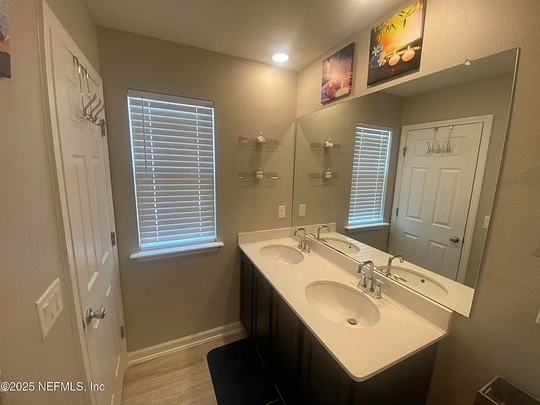 9804 Fiddleback Ln — Photo 16