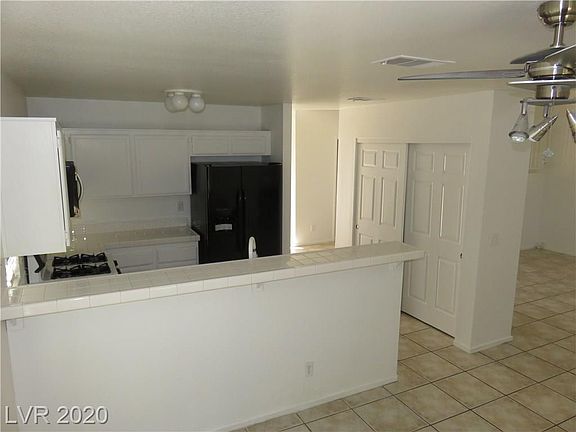 3rd image of 5876 Pacific Shores Dr