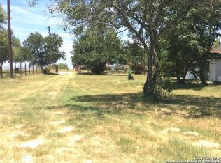 21 Talisto Rd, Elmendorf, TX 78112
