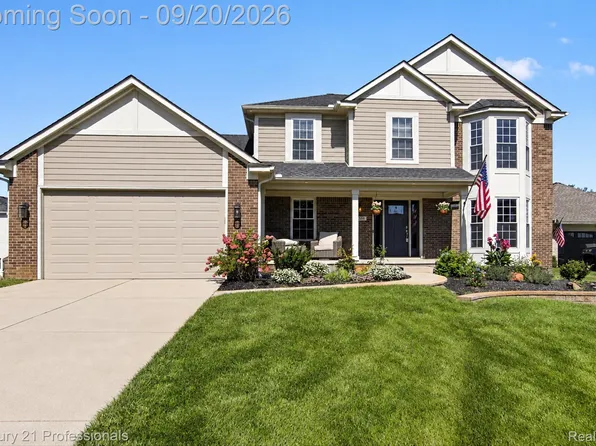 1880 Ayrshire Dr, Commerce Township, MI 48390