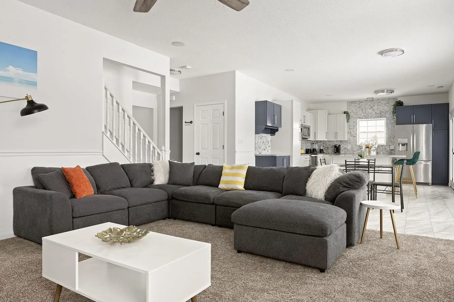 5 bed, 2.0 bath, 2798 sqft, $5,638 — Photo 1