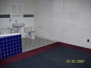 5th image of 905 Boulevard View Dr
