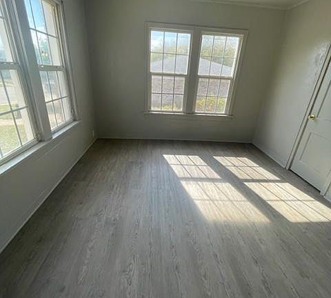 5th image of 1828 N Park Ave