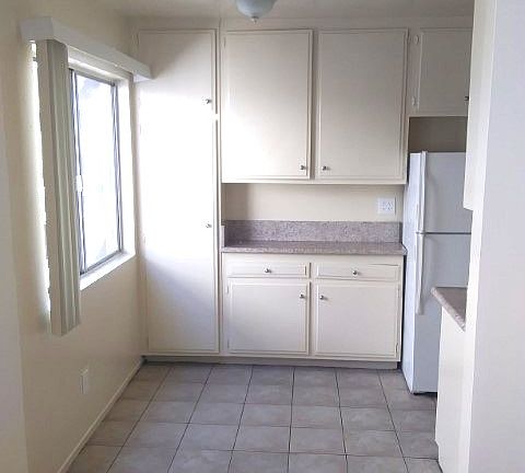 3rd image of 519 Glenrock Ave #101