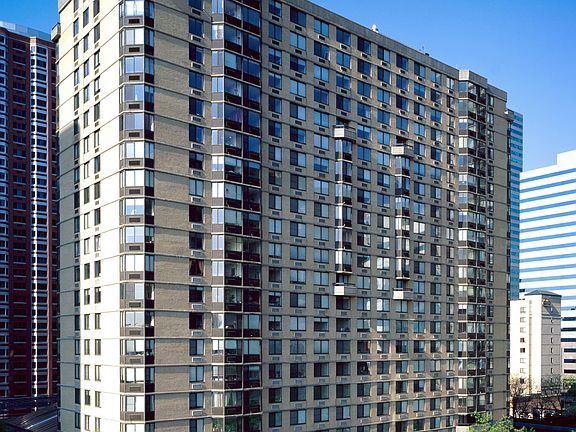 4th image of 35 River Dr S APT 1709