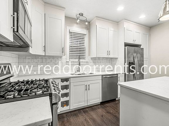 2nd image of 2028 Hoyt Ave