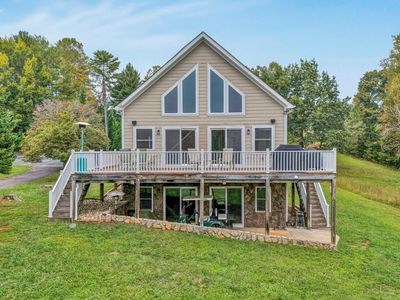 433 Surrey Dr, Huddleston, VA, 24104