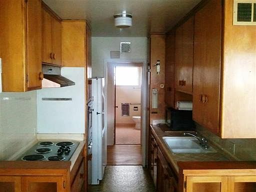 4th image of 100 Cerritos Ave Unit 05