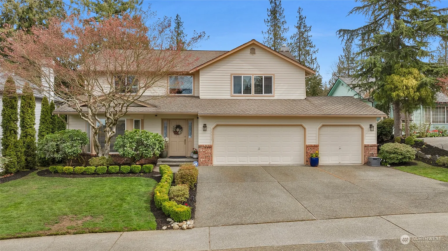 18317 Woodbine Dr photo 1