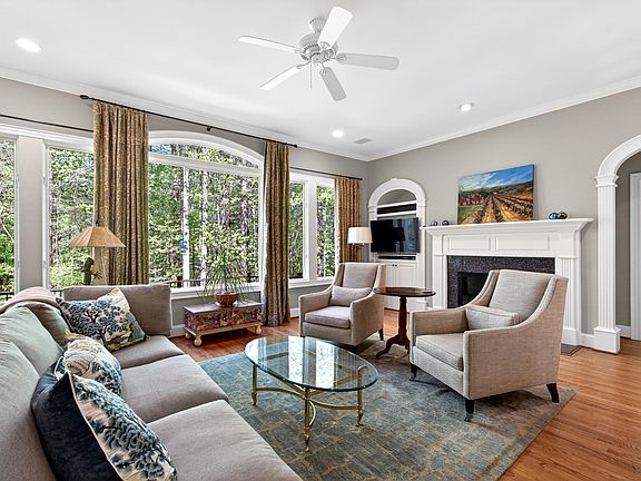 3rd image of 4933 Cremshaw Ct