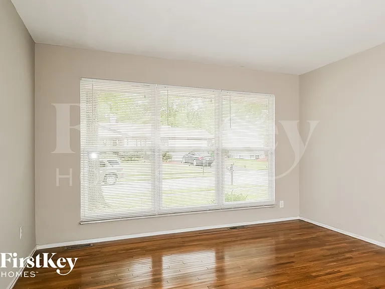 14501 Soho Dr — Photo 3