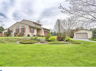 637 Canal Rd, Womelsdorf, PA 19567