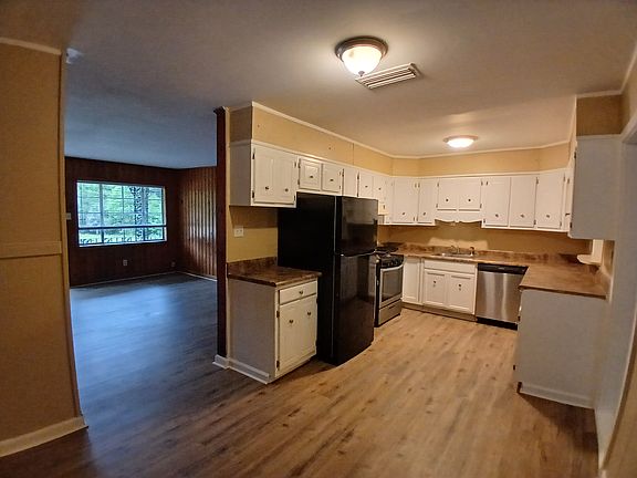 4th image of 2415 Club House Rd