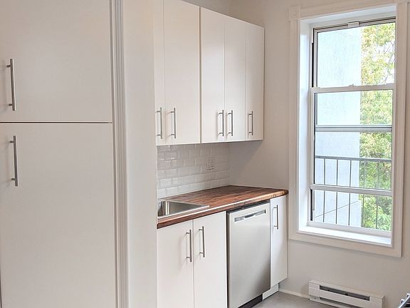 4th image of 711 Sterling Pl APT 4