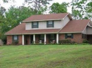 1311 Northwood Cir, Carthage, MS 39051