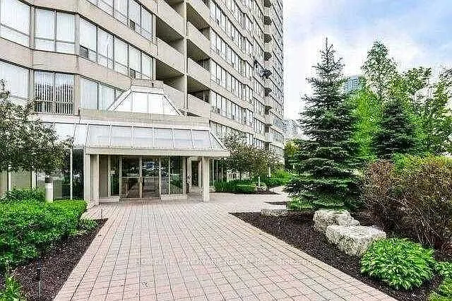 400 Webb Dr #501 — Photo 1