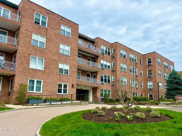 3 Putnam Hl #3F, Greenwich, CT 06830