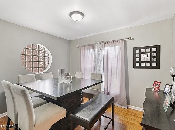 3rd image of 3723 Oak Park Ave