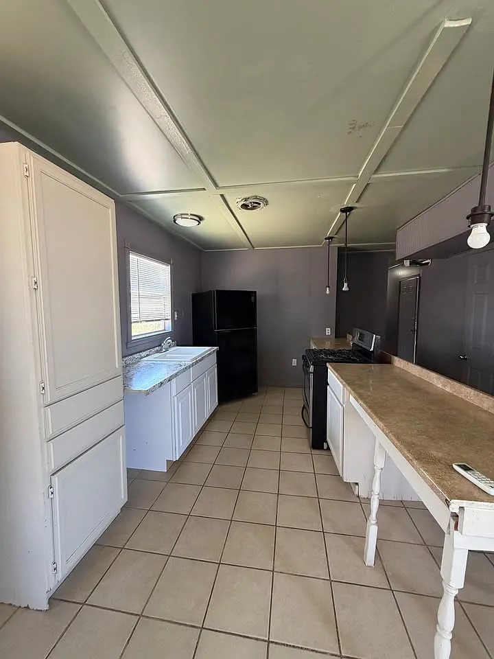 3 bed, $1,700 — Photo 2