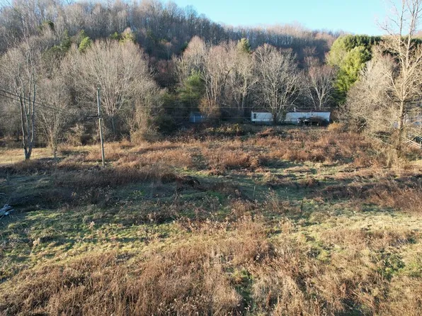 681 Pierce Rd, Atkins, VA 24311