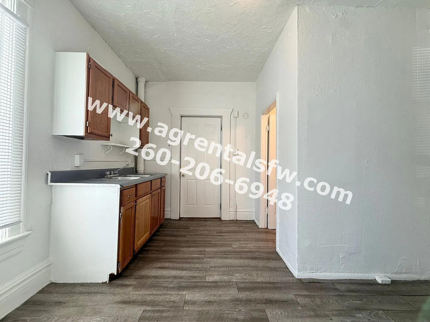 825 3rd St — Photo 4
