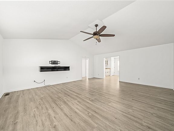 2nd image of 451 Southridge Cir