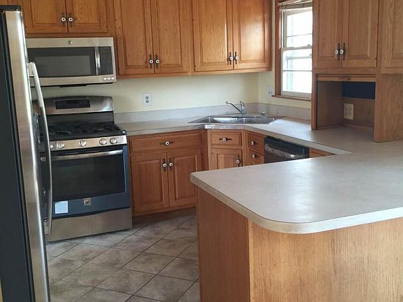 2nd image of 4213 Newport Dr