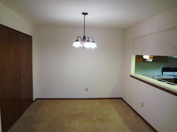 5th image of 400 Park Hill Dr