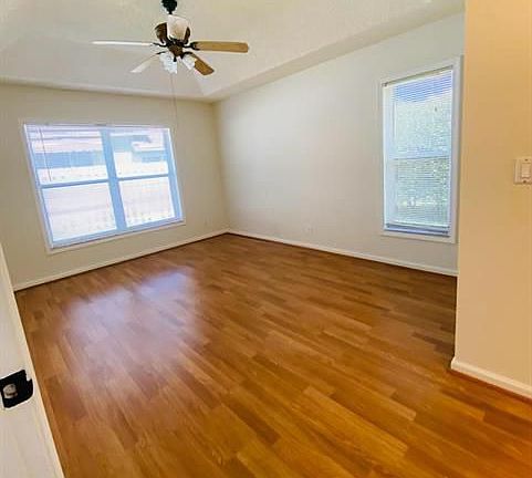 5th image of 151 Palm Desert Ln
