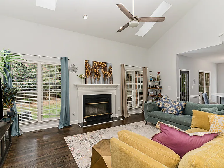 203 Brook Creek Dr — Photo 22