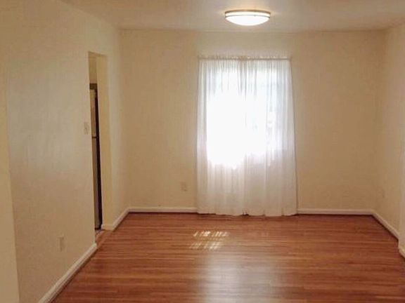 3rd image of 360 Park St NE