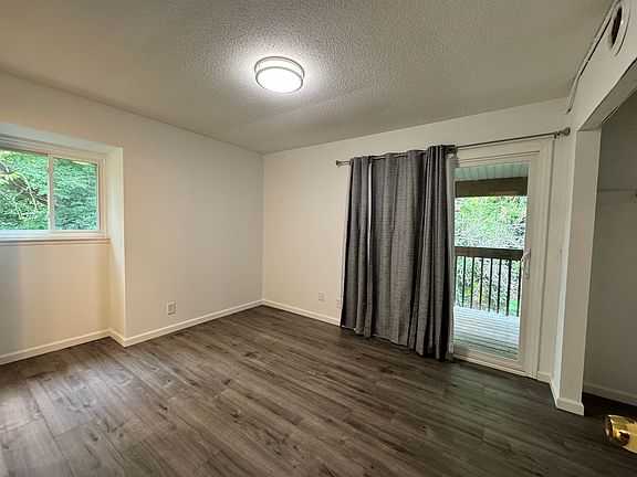 4th image of 323 N Lincoln Ave APT 6