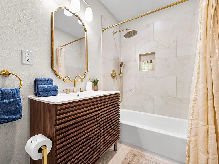 478 Westshore Dr — Photo 3