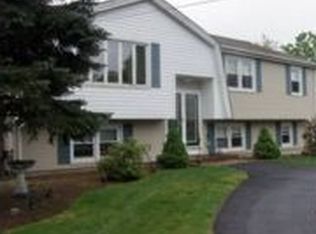 305 William Henry Rd, Scituate, RI 02857