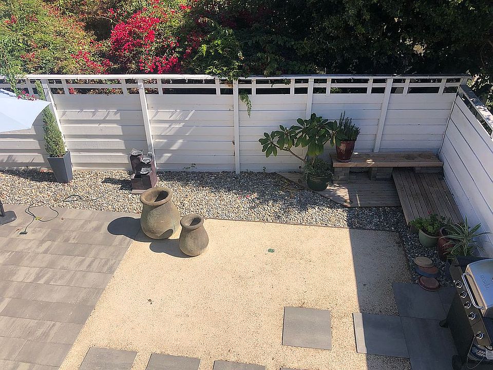 2nd image of 2397 Ivy Rd