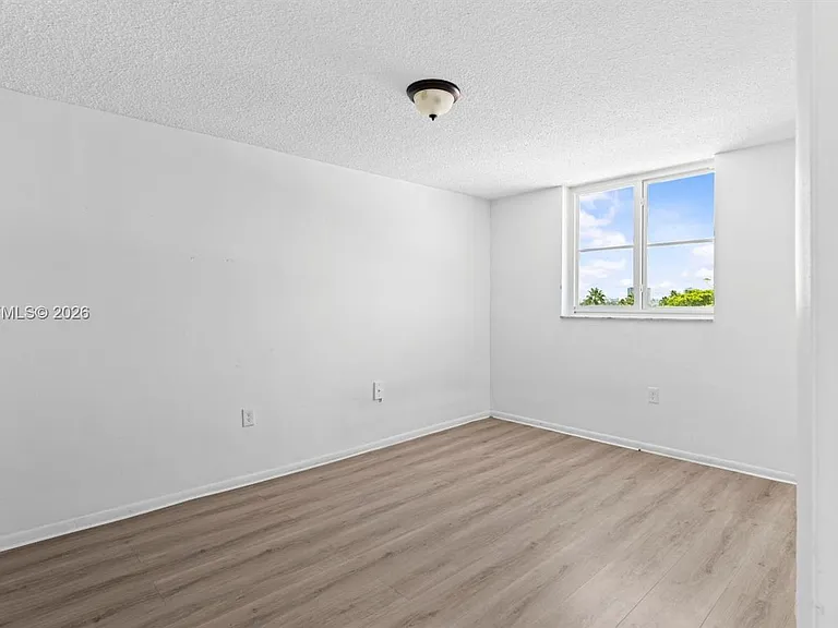 1145 Normandy Dr #505 — Photo 15