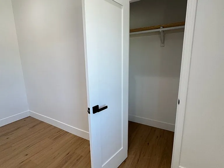 240 White Rd — Photo 21