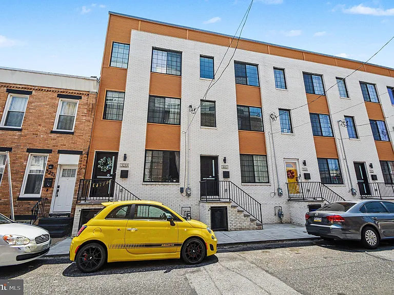 3217 Chatham St — Photo 2