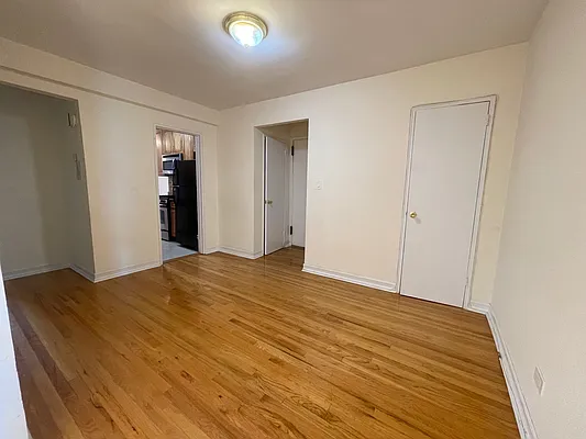 Rented by Queens Apartments Realty LLC | media 8