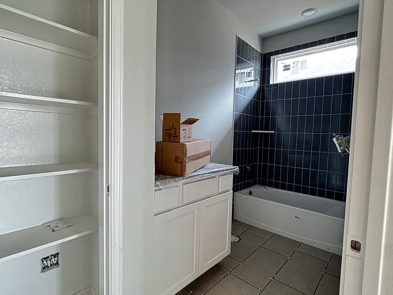 4085 Crestmont Dr — Photo 3
