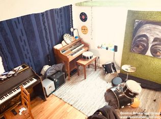 60 Hemenway St #1, Boston, MA 02115