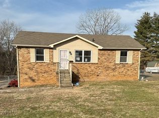 1320 Courtney Dr, Clarksville, TN 37042