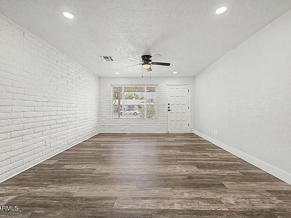 4th image of 1633 E WESLEYAN Drive