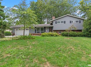 213 Twin Oaks Dr, Rochester, IL 62563