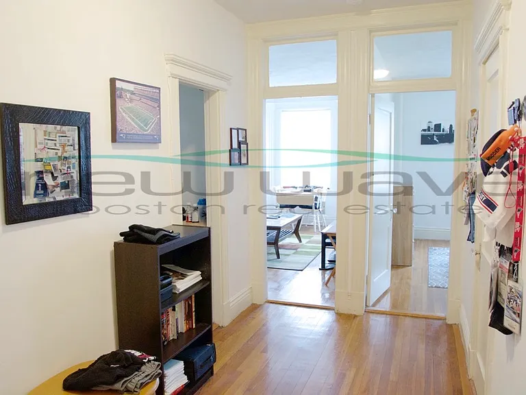 104 Queensberry St #14 — Photo 4