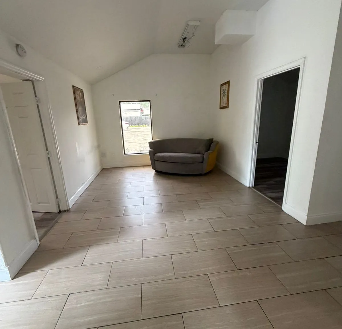 3 bed, 1015 sqft, $2,000 — Photo 2