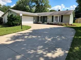 183 Oak Park Dr, Roanoke, IN 46783